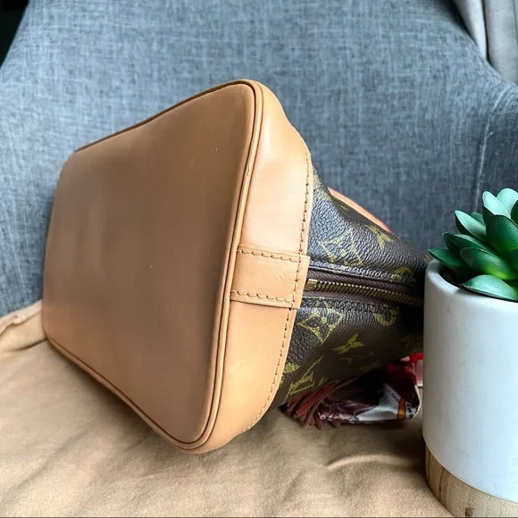 🌼 AUTHENTIC Louis Vuitton APMA PM 🌼 - Picture 3 of 11